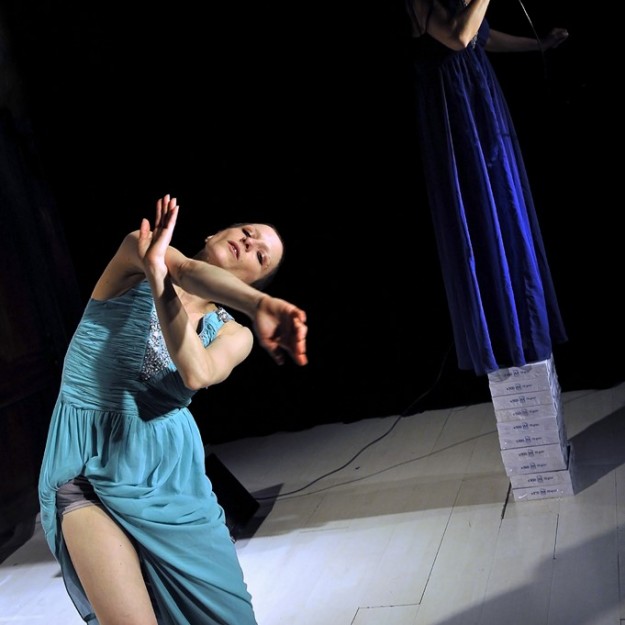 Théâtre danse Pinaaa avec Marie-Pierre Genovese