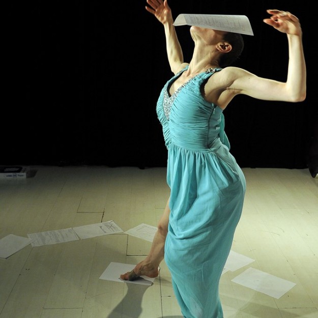 Théâtre danse Pinaaa avec Marie-Pierre Genovese